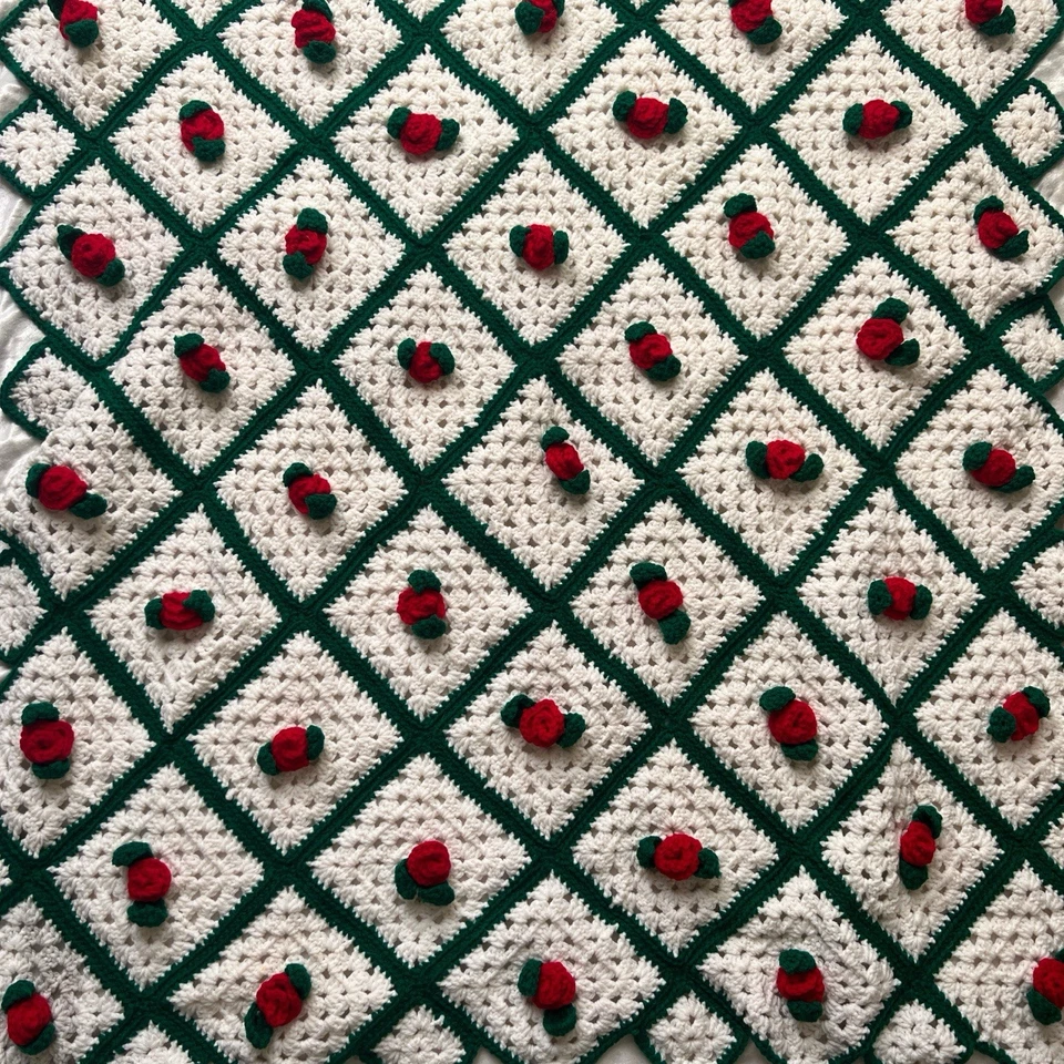 Manta afgana vintage hecha a mano de ganchillo 3D rosa roja cuadrada de abuela 65x54 Foto 3 de 4
