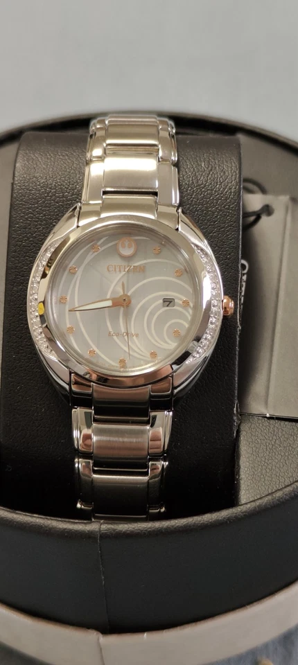 Citizen Mujer Eco-Drive EW2251-81W Princess Leia Edición Limitada 985/1977 Foto 4 de 4