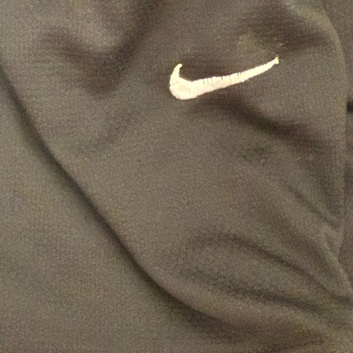 Camiseta deportiva Nike negra y roja manga larga esfera seca mediana - Imagen 7 de 11