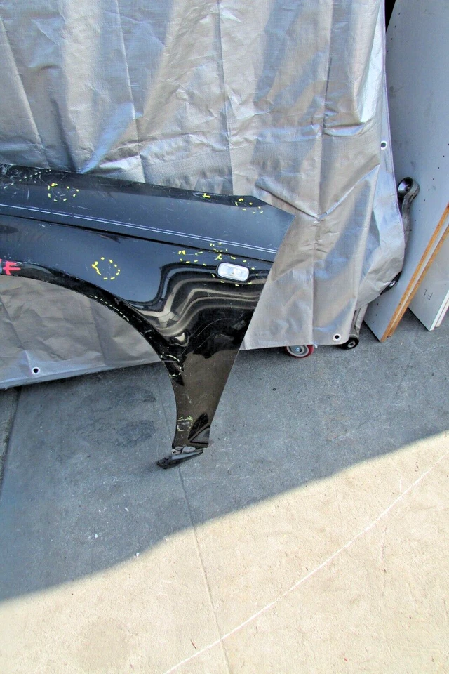 2004 AUDI A4 CONVERTIBLE DRIVER LEFT SIDE FENDER IN COLOR BLACK OEM - Image 2 of 4