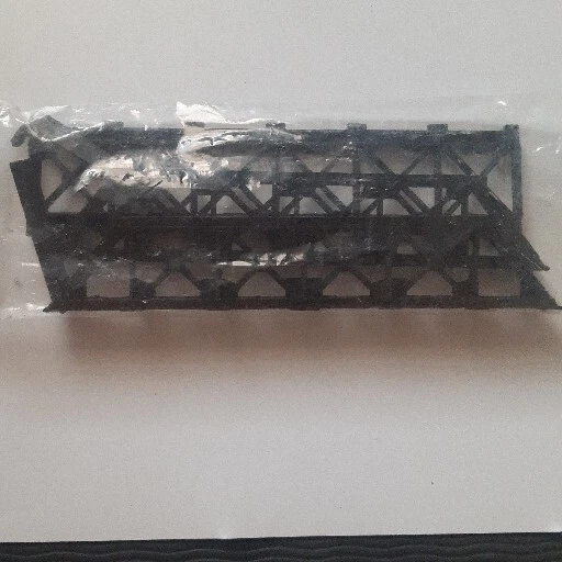 HO Scale Bachmann 46225 Bridge Trestle Set Loose for Electric Model Trains - Image 2 of 4