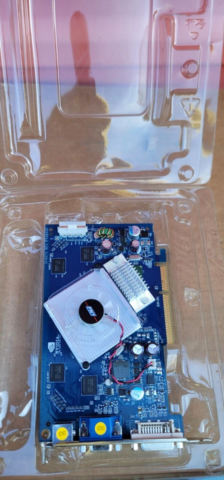 PNY Nvidia GeForce 7 7600GS 512MB DDR2 AGP Ultra Graphics Card - Image 4 of 4