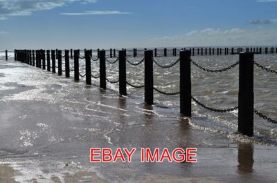 PHOTO  GLENTWORTH BAY - TIME TO GET YOUR FEET WET A WALK AROUND THE BAY COULD ME