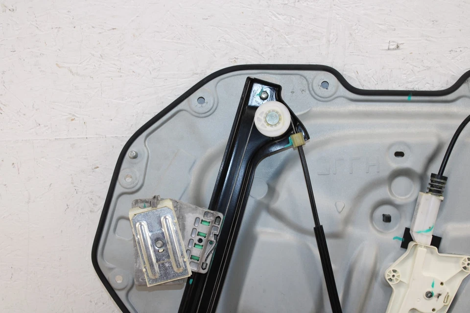 2017-2022 Infiniti Q60 Left Window Regulator / Motor OEM MY17 - Image 2 of 4