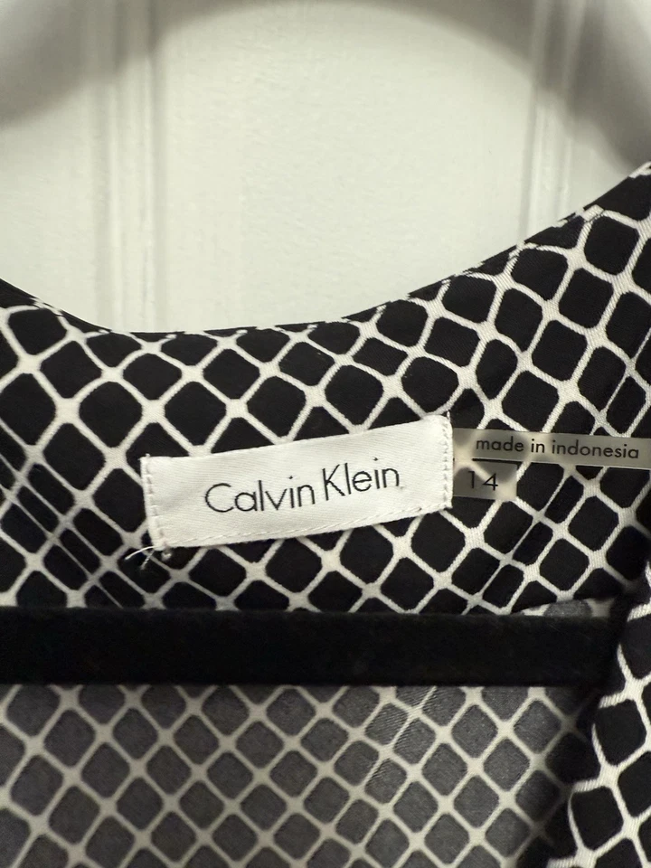 Calvin Klein Black-White Geometric Wrap Style Dress Sz 14 Stretch Long Sleeve - Image 3 of 4
