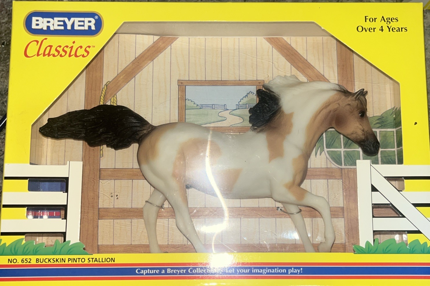 BREYER CLASSICS BUCKSKIN PINTO STALLION COLLECTIBLE MODEL HO