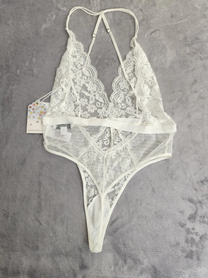 Nuevo en BLOOM BY JONQUIL Tanga de Encaje Cuello Profundo Peluche Blanco Nuevo con Etiquetas M Lencería Mediana Foto 4 de 4