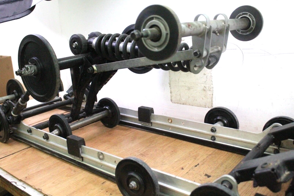 Yamaha RS Viking Professional VK10 2012 suspensión trasera patín con amortiguadores Foto 4 de 4