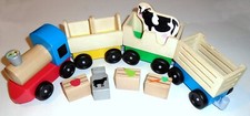 Melissa  Doug Wooden Farm Train - 9 Pieces - 4545