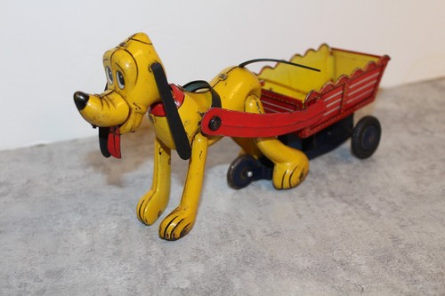 DISNEY 1950's LINEMAR "PLUTO PULLING CART" LITHOGRAPHED TIN FRICTION TOY - 第 1/10 張圖片