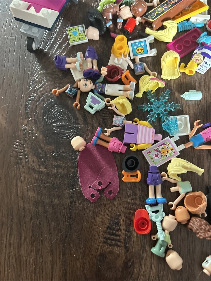 Lego Friends/Elves/Frozen Figures And Pieces - Image 4 of 4