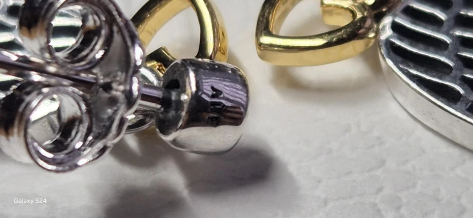 Pendientes Pandora Ala de Ángel | Corazones Dos Tonos | Excelente Usado | Caja y Bolsa Foto 4 de 4