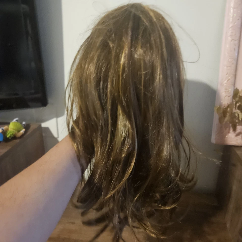 Peluca de Halloween Capas de Cabello Sintético Recto Juegos con disfraces Marrón Claro Destacados Excelente Condición Foto 4 de 4