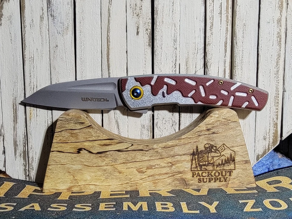 Wartech巧克力甜甜圈弹簧辅助开口袋刀带口袋夹 — 第 2/4 张图片