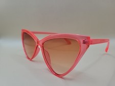 Bright Pink Cat Eye Sunglasses Gradient Brown Lenses Translucent Frame RetroSG14
