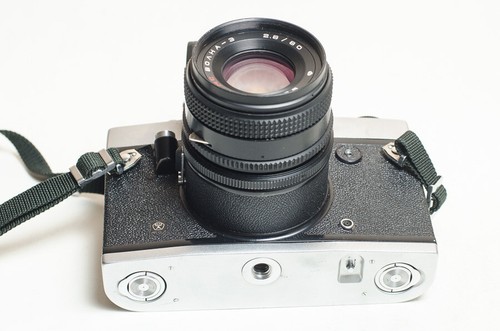 Kiev-60 + MC Volna-3 2.8/80 80mm f2.8 6x6 medium format SLR film camera. - Picture 4 of 7