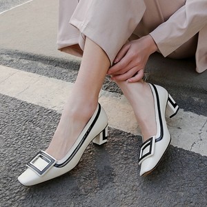 square toe court shoes