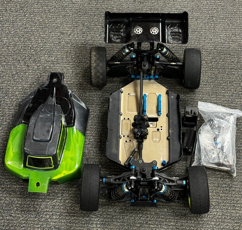 Team Associated 1/8th Scale Nitro Buggy RC8B3.1 Nitro Team Kit | eBay