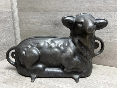Vintage Griswold Cast Iron Lamb Mold Cake Bread Two Piece Cake Baking Dish