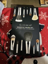 Sigma Beauty Essential Brush Set 12 Classic Face and Eye Brushes
