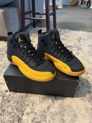 Jordan 12 Retro  University Gold  Black/Yellow Unisex Kids 7Y Sneaker 153265-070