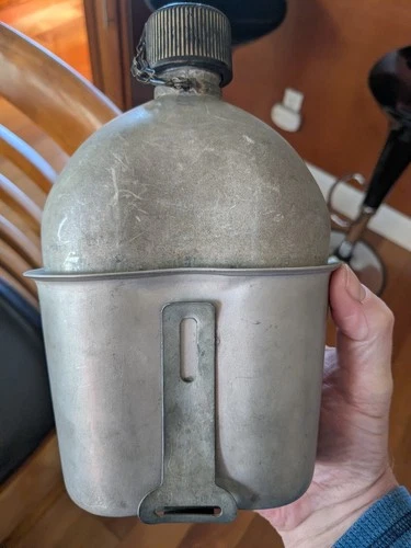 US WW2 Military Canteen 1945 S.M.CO EXC cond great for reenactors and collectors