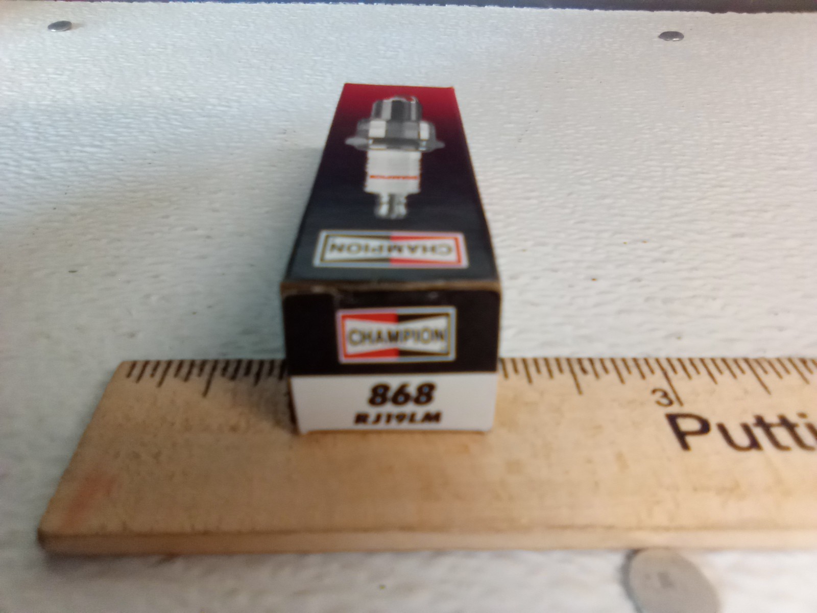 Champion Copper Plus Copper Spark Plug 868 RJ19LM