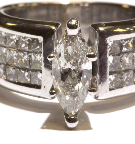Anillo de compromiso de diamantes marquesa de 2,20 quilates de oro blanco de 18 quilates certificado por GIA 12 g - Imagen 2 de 8