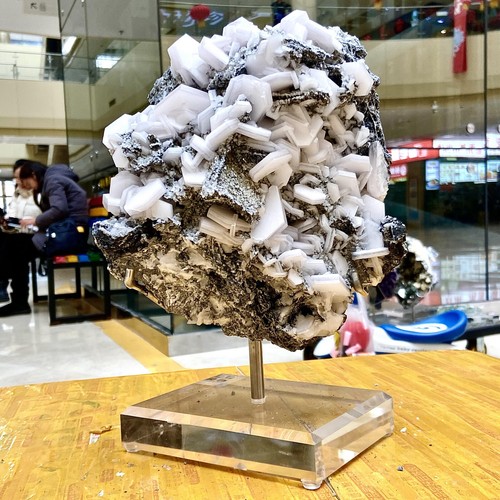 12.05LB Beautiful rare calcite clusters, specimen, Fujian, China+Bracket - Picture 5 of 17