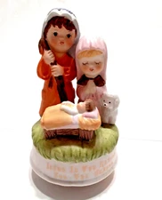 Nativity Musical "Jesus Loves Me" Taiwan Vintage Spins Works Christmas FLAW