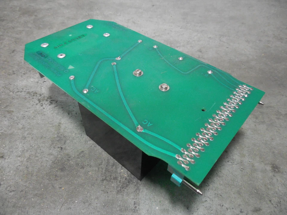 USED Dynamic Engineering D-984-058204 Power Supply Board - Image 3 of 4