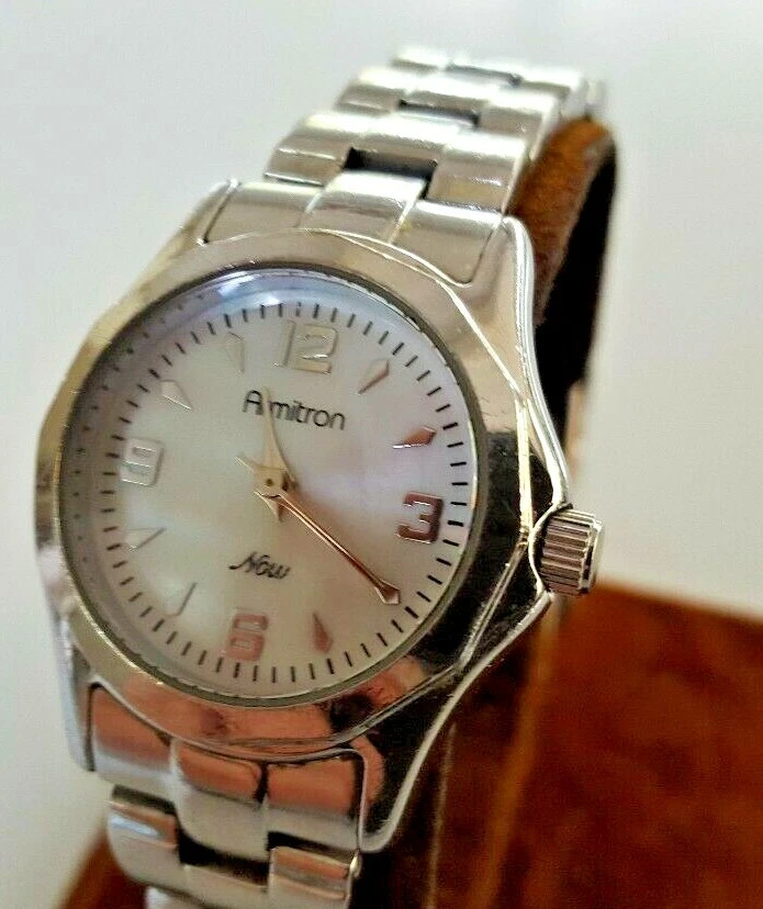 Armitron Quartz Watch - Women's - Japan Movement Foto 3 de 4