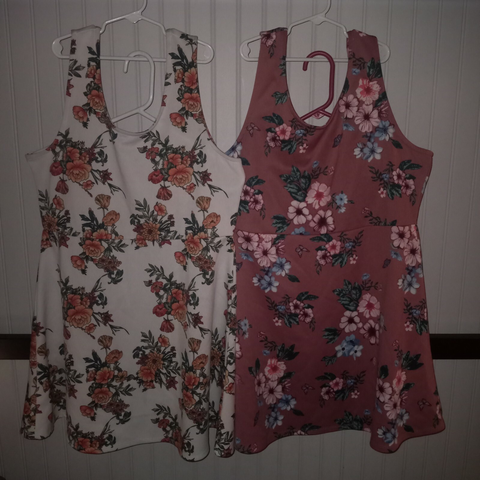 2 Juniors No Boundaries XL Floral Dresses Gem