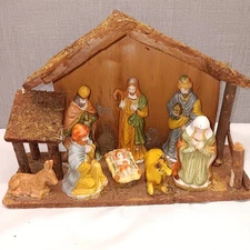 Christmas Nativity Set Wooden Stable Manger Ceramic Figures 9 Piece Religious