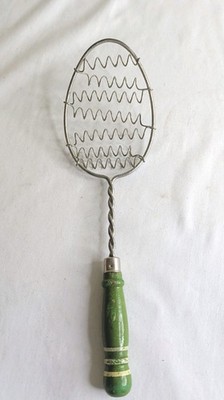 STRAINER Vintage Twisted Wire Green Wood Handle Wisk Egg Beater Spiral Farmhouse