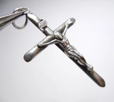 VINTAGE JESUS ON CROSS RELIGIOUS CHRISTIAN PENDANT CHARM STERLING SILVER 925 .