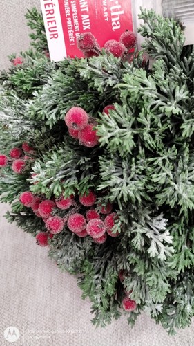 Martha Stewart TOPIARY HANGING KISSING PLANT BALL Winter Fern Berry NEW - Picture 5 of 18