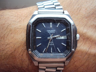 orient quartz diver watch