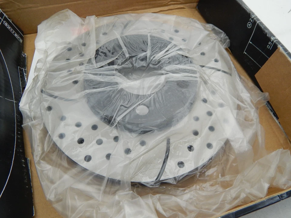 Stoptech 127.42100L para Infiniti G37/Nissan 370Z delantero ranurado y perforado Foto 2 de 4