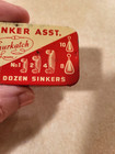 VINTAGE SHURKATCH TIN SINKER ASST. TIN BOX WITH ORG. SLIDE LID -3 SINKERS INSIDE — photo 4