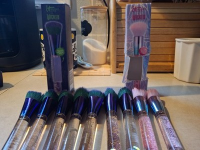 IT BRUSHES × WICKED LIMITED EDITION ELPHABA FOUNDATION BRUSH New no box