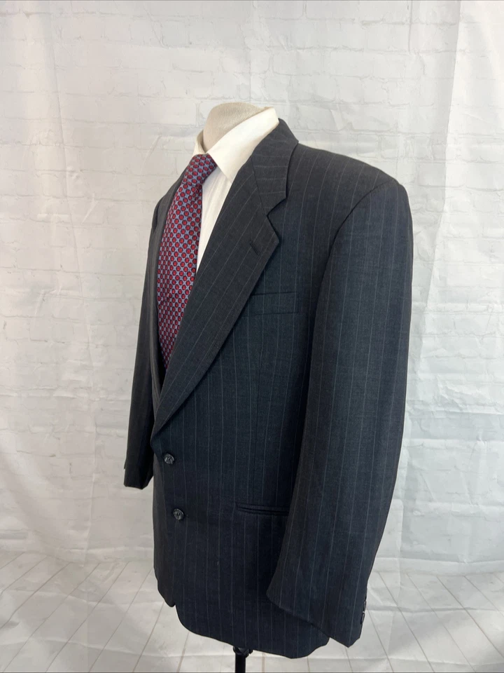 Blazer a rayas gris oscuro 42R vintage de Givenchy para hombre $2,495 Foto 3 de 4
