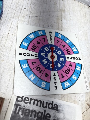 Rare Bermuda Triangle Game REPLACEMENT PIECES SPINNER BOATS MILTON BRADLEY - Picture 3 of 5
