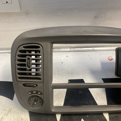 1998-2003 Ford F-150 Expedition Radio Dash Digital Climate Vent