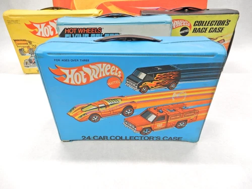 1975 Hot Wheels FLYING COLORS Redline 24 Car Collector's Race Case No. 8227
