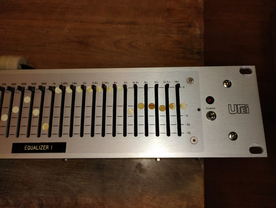 Ecualizador de una tercera banda UREI 539 de colección Foto 3 de 4