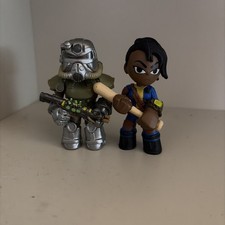 Funko Mystery Mini Vinyl Figure - Fallout S2 - VAULT DWELLER & T-51