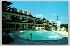 Gay Vacationer Motel, Swimming Pool, Virginia Beach, Virginia Postcard