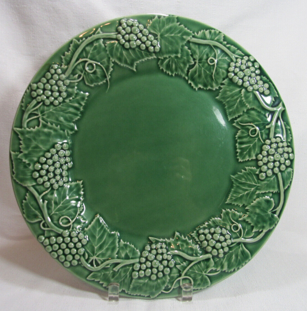Bordallo Pinheiro Portugal Vintage GRAPE GREEN Leaf Embossed Chop Plate/Platter
