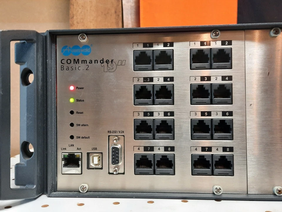 Guter Auerswald COMmander Basic 2 19" TK Anlage, 230V + Griff  - Bild 3 von 4